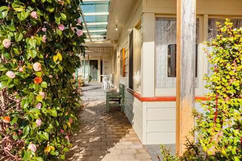 Wintersun Gardens Motel - Accommodation NT 22