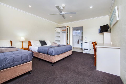 Wintersun Gardens Motel - Accommodation NT 39