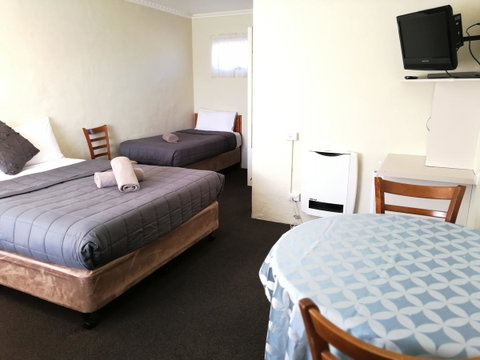 Wintersun Gardens Motel - Accommodation NT 11
