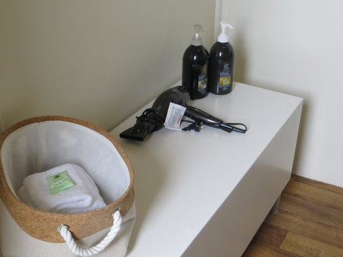 The Cabin 96 - Accommodation NT 17