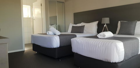 Beachway Motel - NT Tourism 0