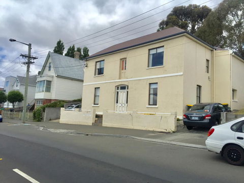 338 On Murray - Accommodation NT 9