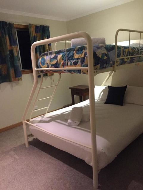 White Sands Estate Unit 24 - Accommodation NT 9