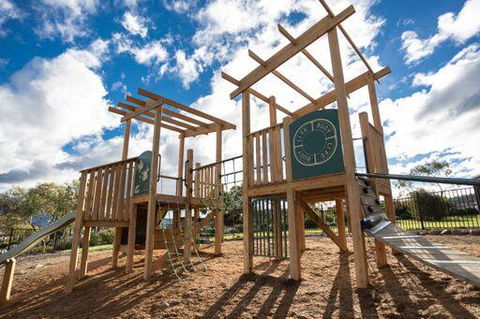 Shoreline Hotel - Accommodation NT 11