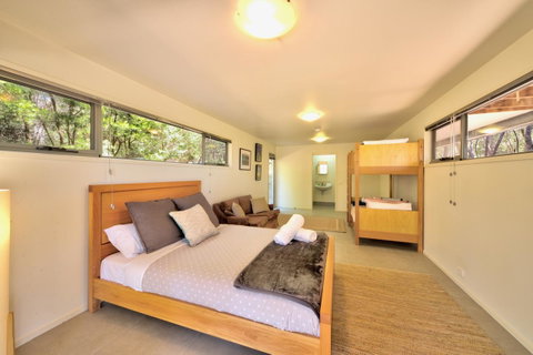 Freycinet Eco Luxe ~ Forest ~ Ocean ~ Mountain - Accommodation NT 5