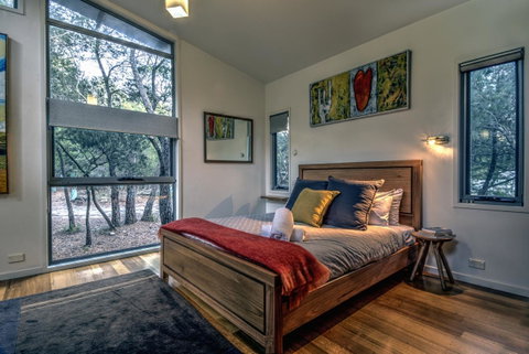Freycinet Eco Luxe ~ Forest ~ Ocean ~ Mountain - Accommodation NT 1