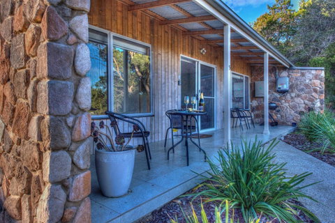 Freycinet Stone Studio 6 - Mica - Accommodation NT 1