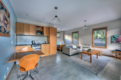 Freycinet Stone Studio 6 - Mica - Accommodation NT 2