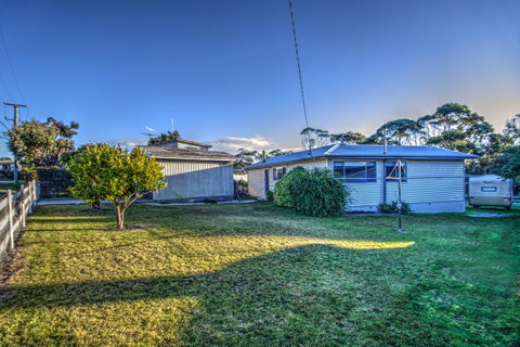 Muirs Beach Retreat - Accommodation NT 16