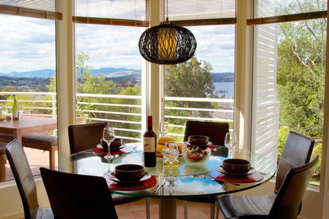 Isle Of Views - Accommodation NT 21