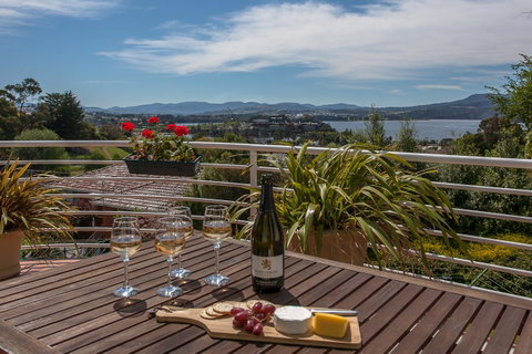 Isle Of Views - Accommodation NT 16