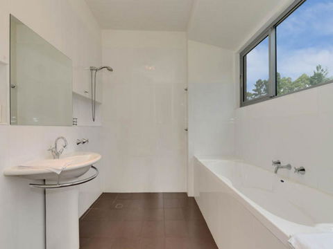 Cloudy Bay Lagoon Estate - NT Tourism 14
