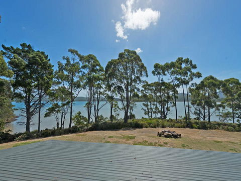 Cloudy Bay Lagoon Estate - NT Tourism 16