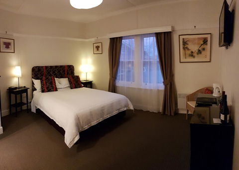 Ashdowns Of Dover - Accommodation NT 13