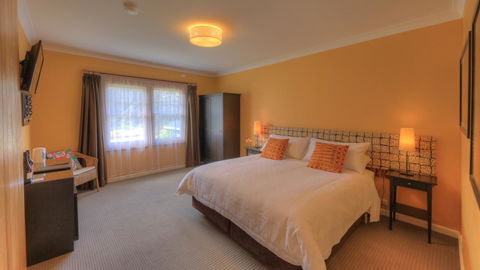 Ashdowns Of Dover - Accommodation NT 14