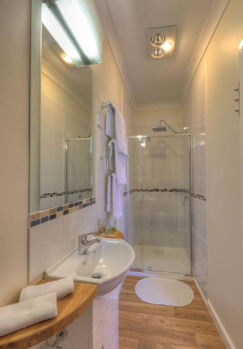Ashdowns Of Dover - Accommodation NT 8