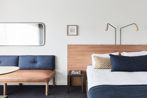 Hotel Sorrento - Accommodation NT 18