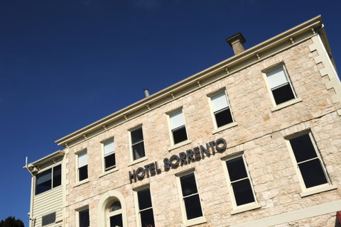 Hotel Sorrento - Accommodation NT 32
