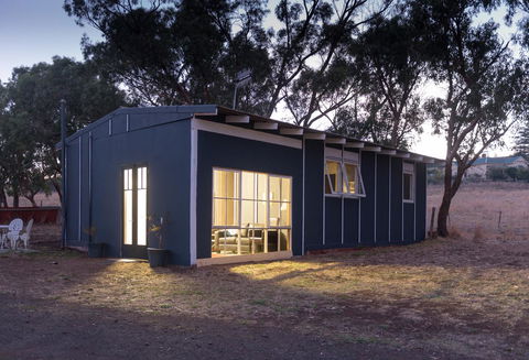Coragulac House Cottages - Accommodation NT 1