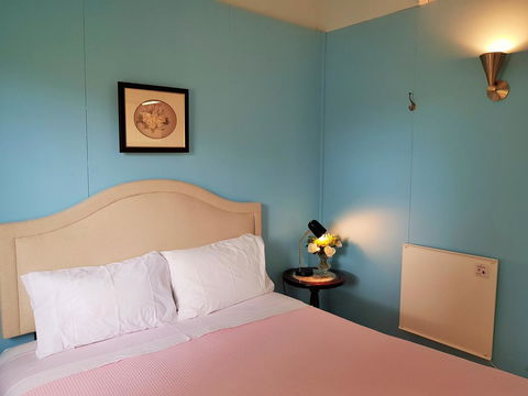 Coragulac House Cottages - Accommodation NT 35