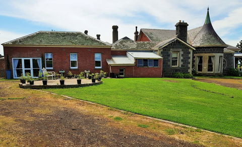 Coragulac House Cottages - Accommodation NT 2