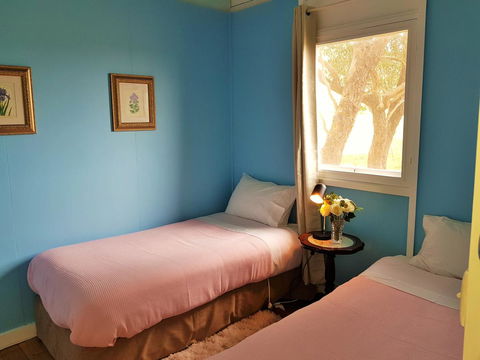 Coragulac House Cottages - Accommodation NT 26