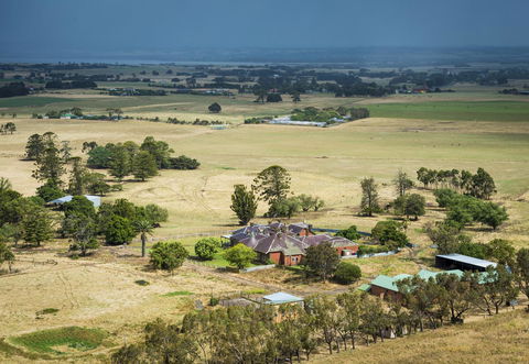 Coragulac House Cottages - Accommodation NT 38