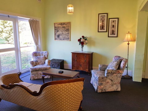 Coragulac House Cottages - Accommodation NT 16