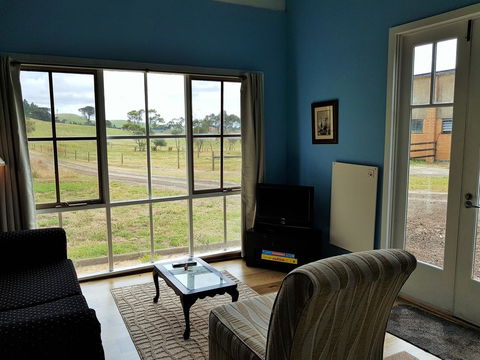 Coragulac House Cottages - Accommodation NT 31
