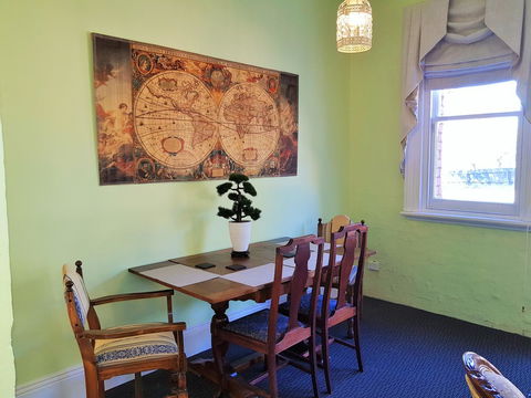 Coragulac House Cottages - Accommodation NT 15