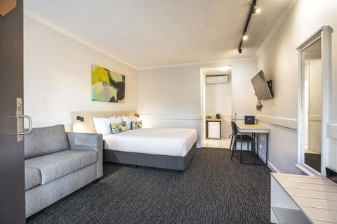 Nightcap At Matthew Flinders Hotel - Accommodation NT 3