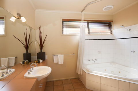 Lorne Surf Apartments - NT Tourism 32