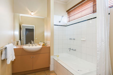 Lorne Surf Apartments - NT Tourism 25