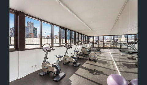 2Bedroom Apartment With Views In Docklands Next To CBD & Marvel Stadium - Accommodation NT 18