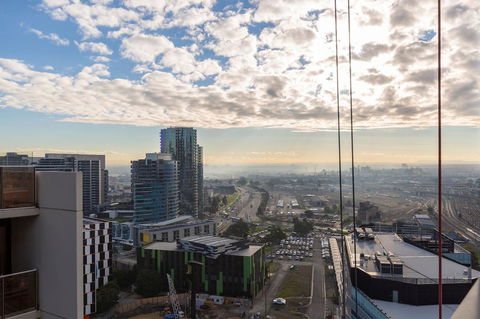 2Bedroom Apartment With Views In Docklands Next To CBD & Marvel Stadium - Accommodation NT 5