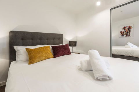 2Bedroom Apartment With Views In Docklands Next To CBD & Marvel Stadium - Accommodation NT 12