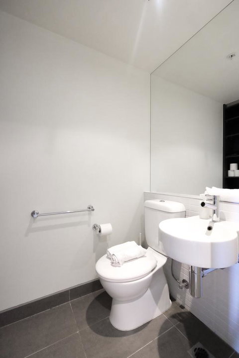 Mono Apartments On Franklin Street - Accommodation NT 11