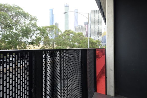 Mono Apartments On Franklin Street - Accommodation NT 4