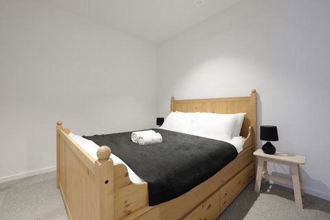 Mono Apartments On La Trobe Street - NT Tourism 23