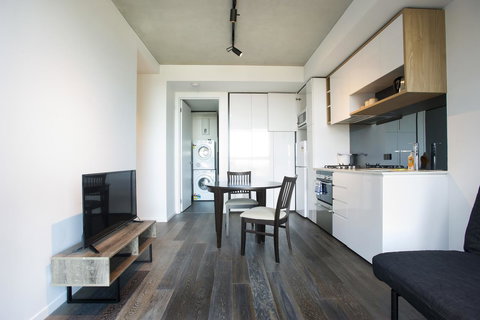 Mono Apartments On La Trobe Street - NT Tourism 11