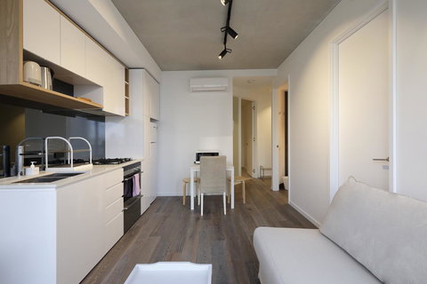 Mono Apartments On La Trobe Street - NT Tourism 19