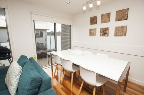 7 Falls Apartments - NT Tourism 8
