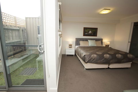 7 Falls Apartments - NT Tourism 20