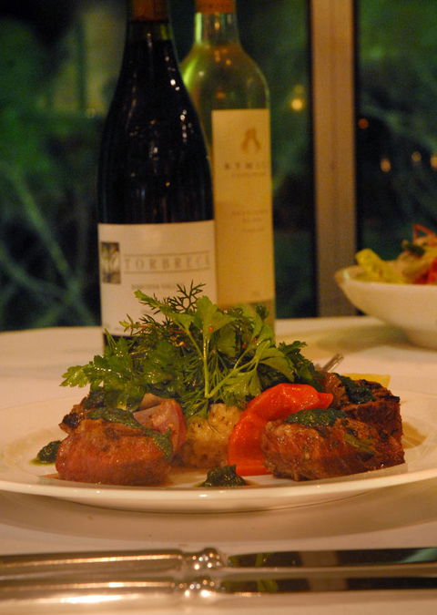 Chris\'s Beacon Point Restaurant & Villas - NT Tourism 13