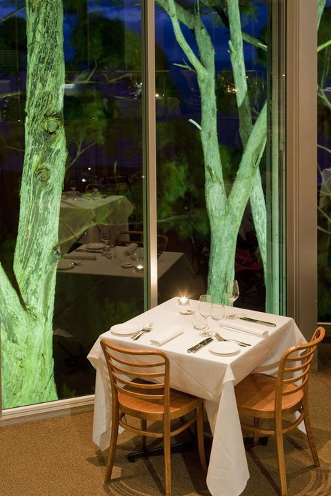 Chris\'s Beacon Point Restaurant & Villas - NT Tourism 11