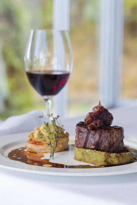 Chris\'s Beacon Point Restaurant & Villas - NT Tourism 10