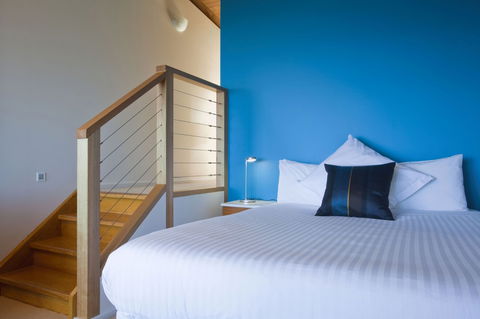 Chris\'s Beacon Point Restaurant & Villas - NT Tourism 4
