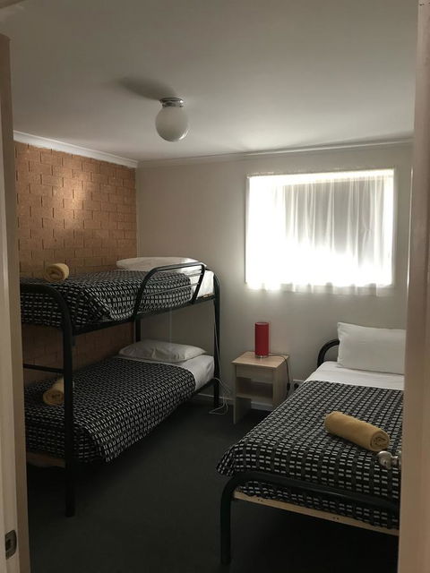 Beachcomber Motel & Apartments - NT Tourism 10