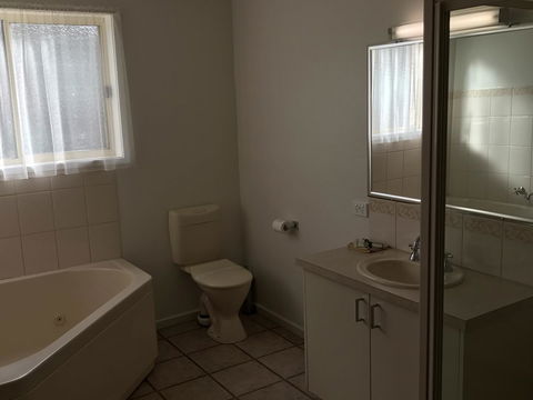 Beachcomber Motel & Apartments - NT Tourism 9
