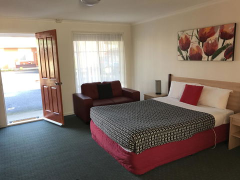 Beachcomber Motel & Apartments - NT Tourism 1
